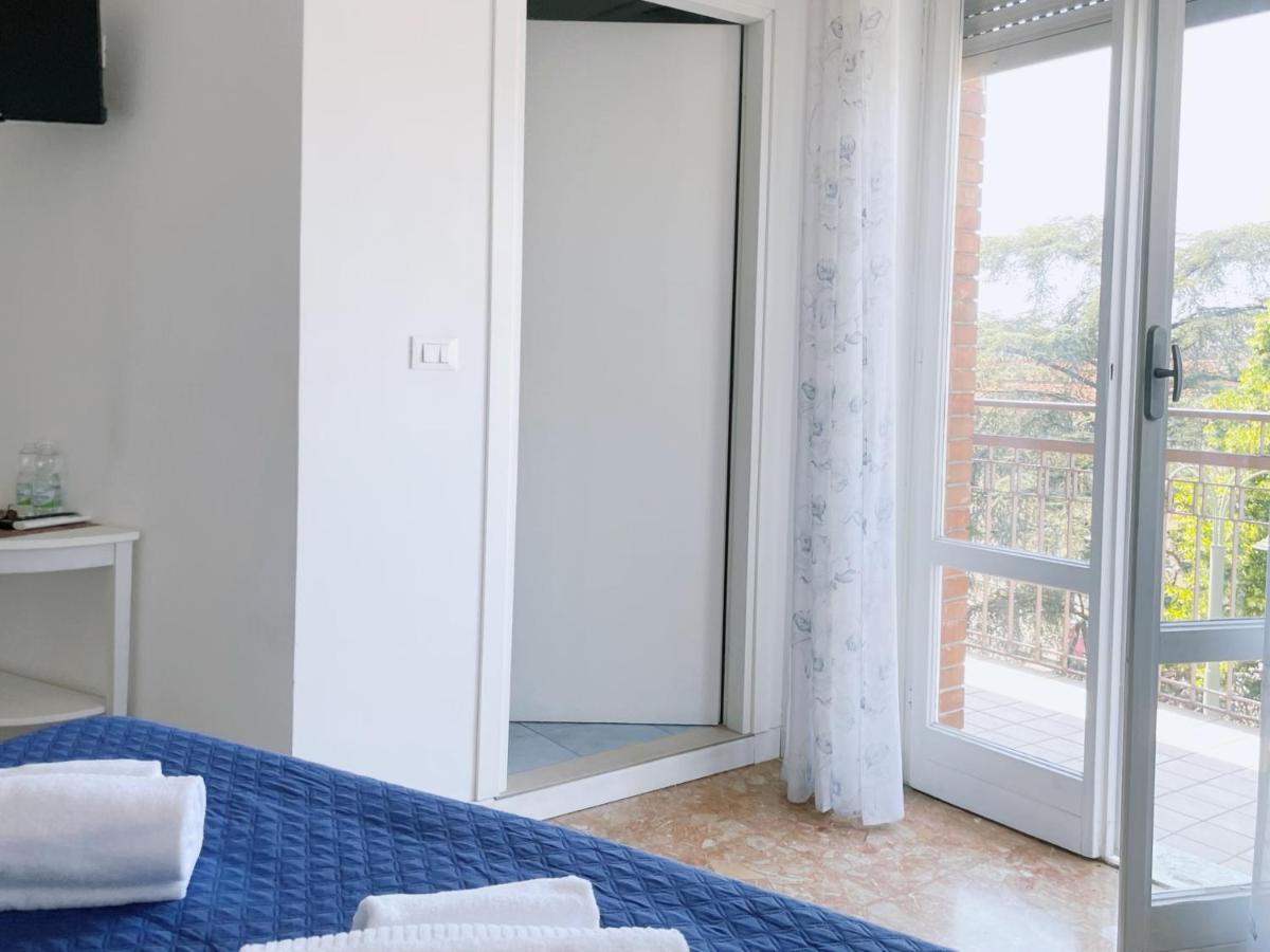 Confortini Rooms Sunday Verona Exterior foto
