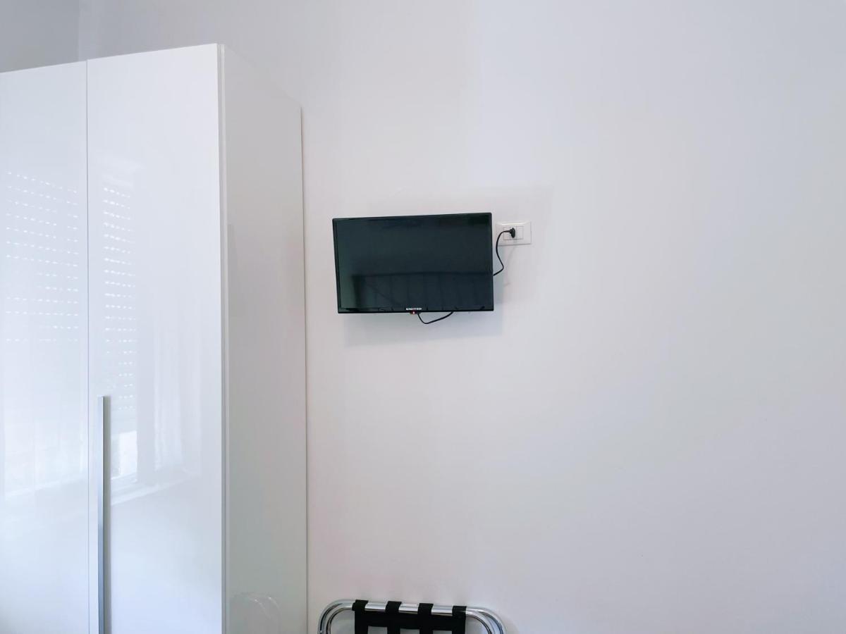 Confortini Rooms Sunday Verona Exterior foto