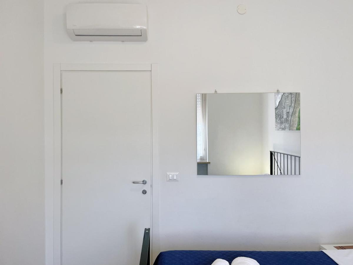 Confortini Rooms Sunday Verona Exterior foto