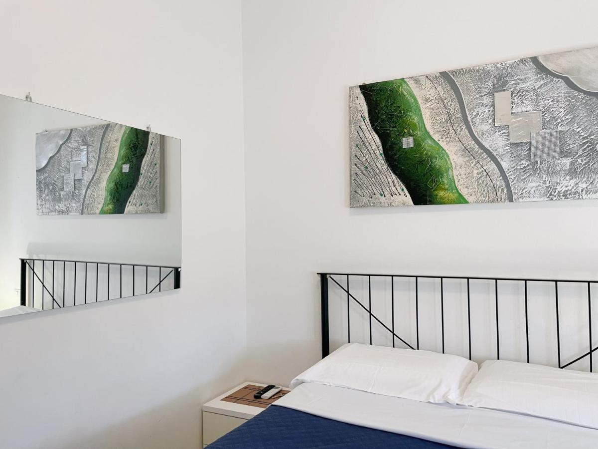 Confortini Rooms Sunday Verona Exterior foto