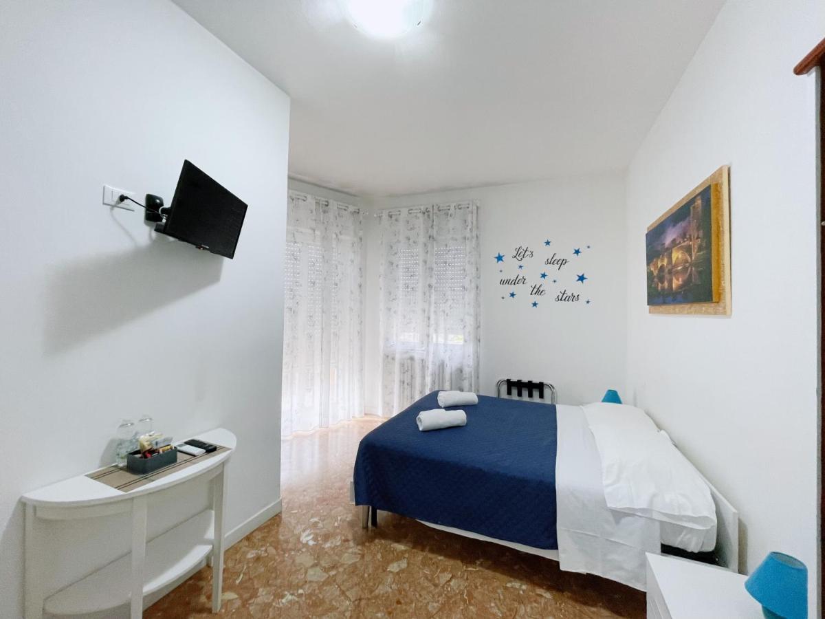 Confortini Rooms Sunday Verona Exterior foto