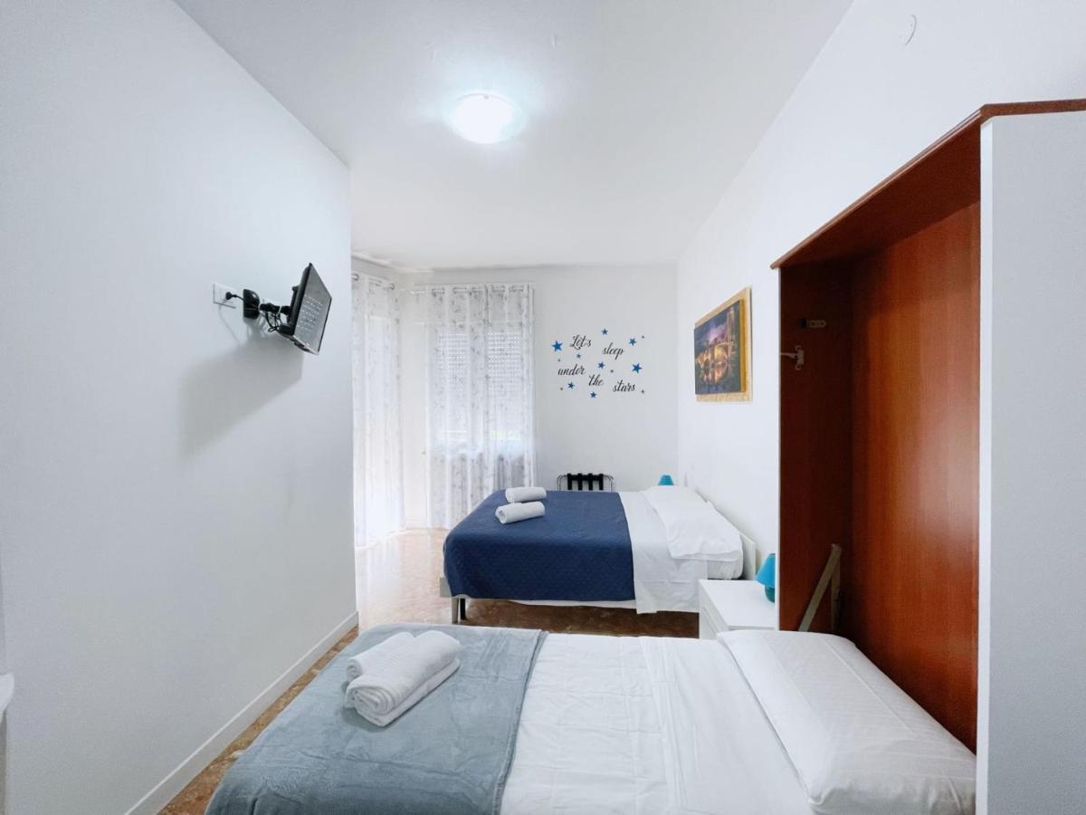 Confortini Rooms Sunday Verona Exterior foto