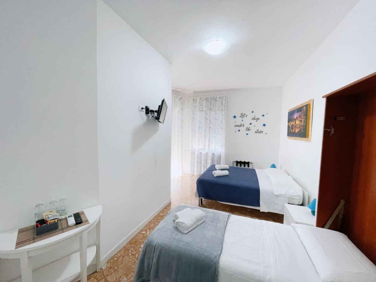 Confortini Rooms Sunday Verona Exterior foto