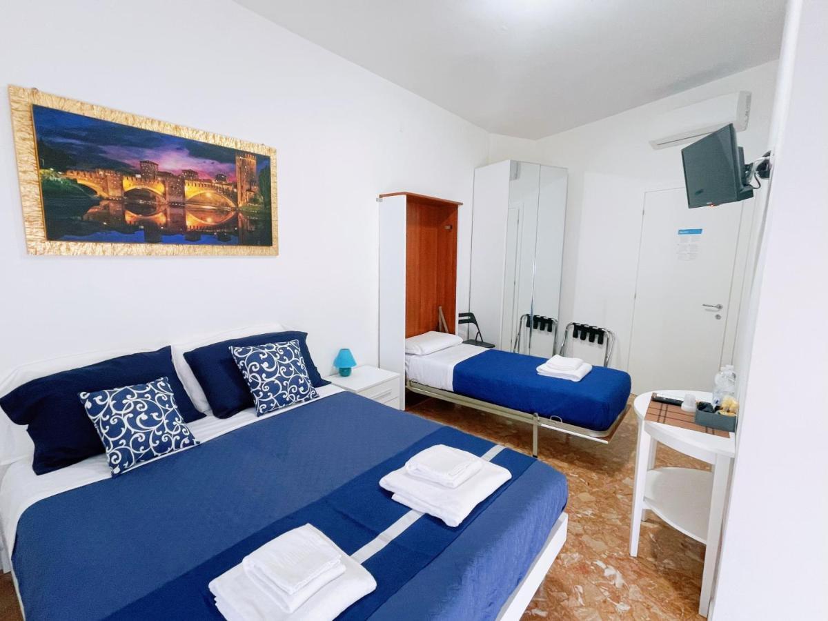 Confortini Rooms Sunday Verona Exterior foto