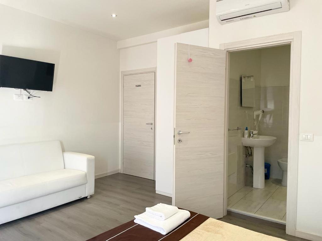 Confortini Rooms Sunday Verona Exterior foto
