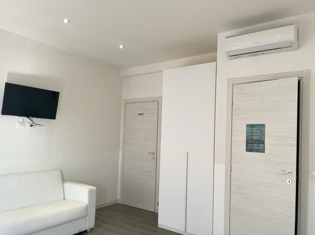 Confortini Rooms Sunday Verona Exterior foto