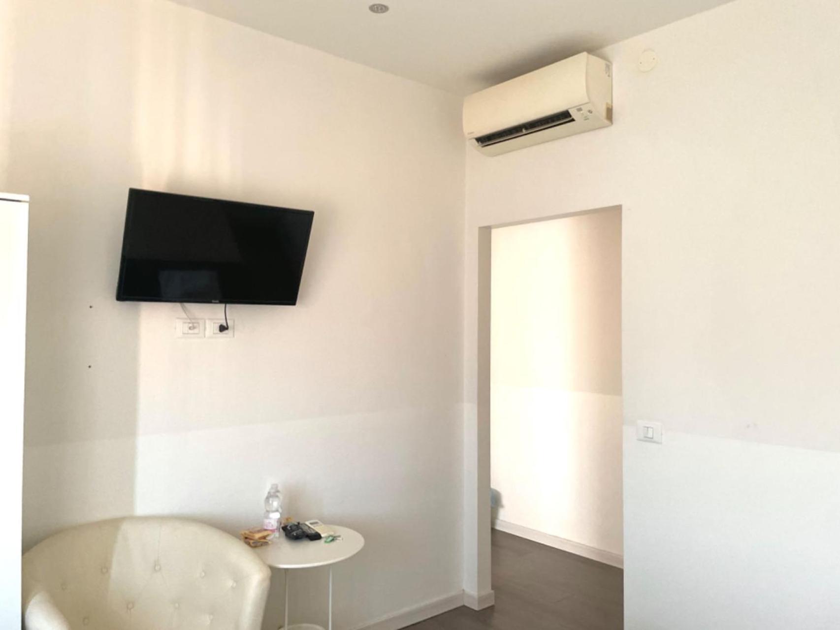 Confortini Rooms Sunday Verona Exterior foto