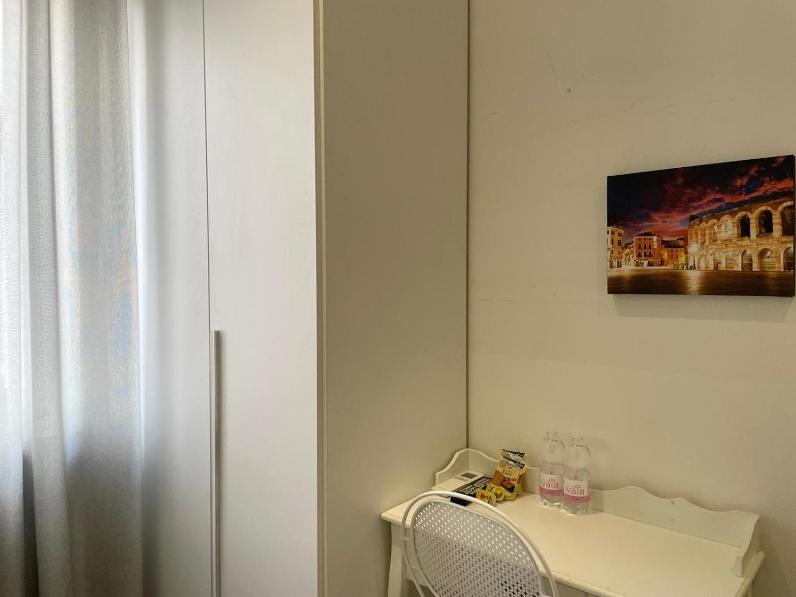 Confortini Rooms Sunday Verona Exterior foto