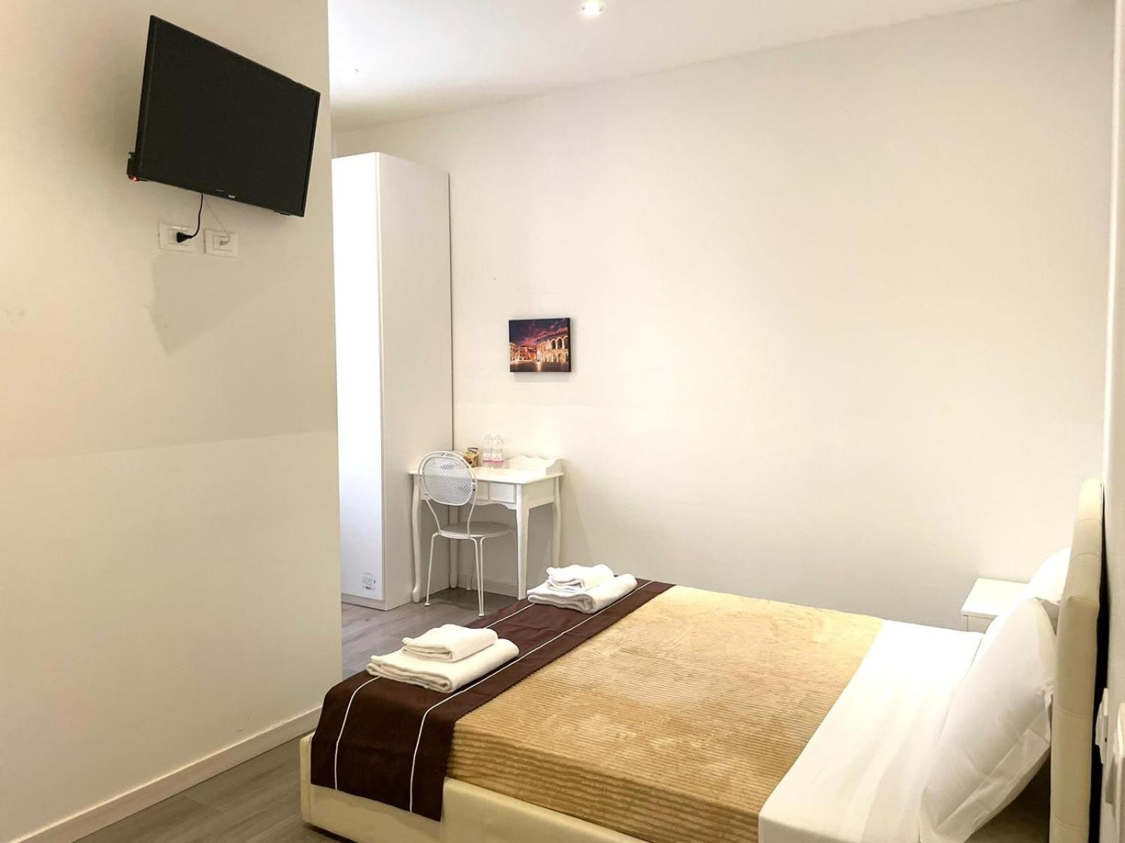 Confortini Rooms Sunday Verona Exterior foto